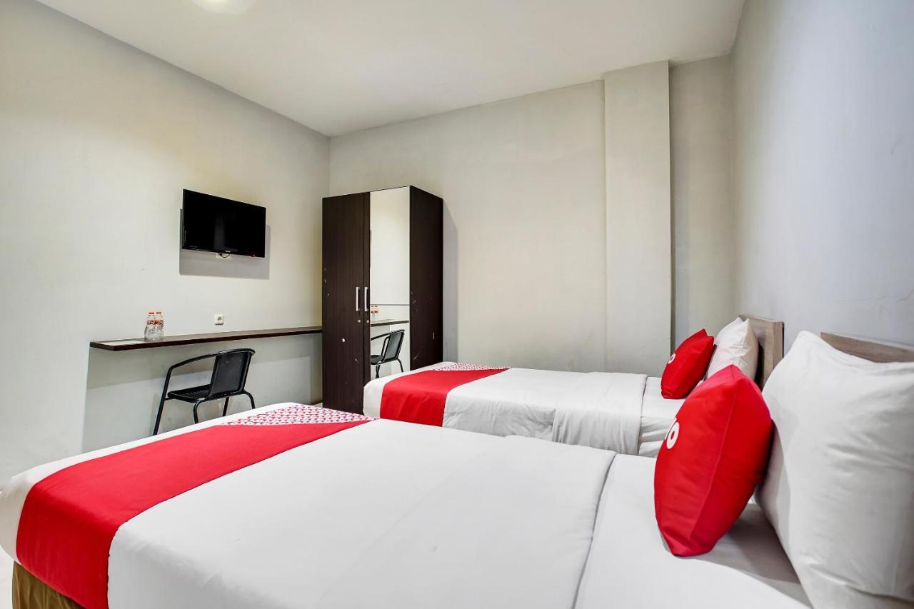 Hotel Reddoorz @ Pelajar Pejuang 3 Bandung Esterno foto