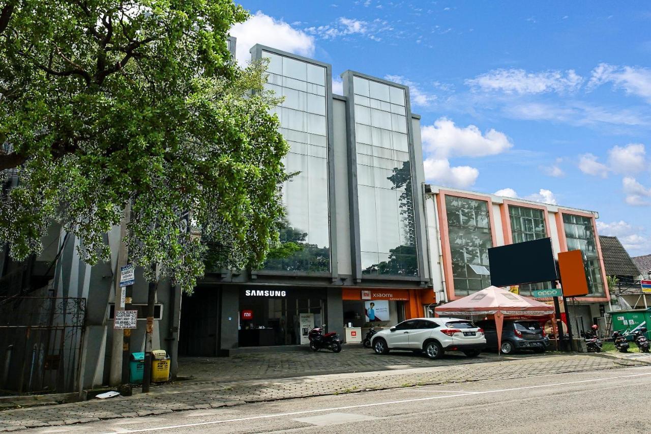 Hotel Reddoorz @ Pelajar Pejuang 3 Bandung Esterno foto