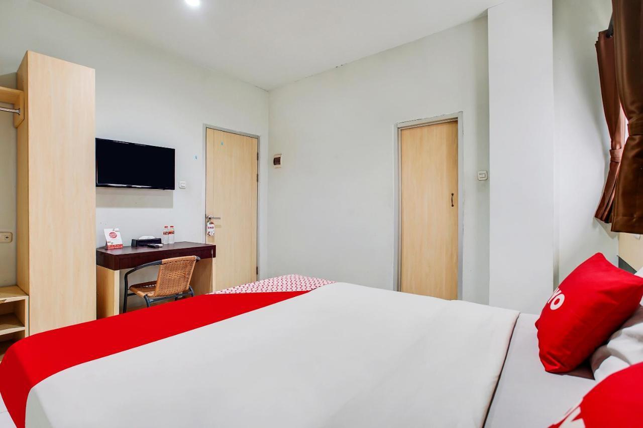 Hotel Reddoorz @ Pelajar Pejuang 3 Bandung Esterno foto
