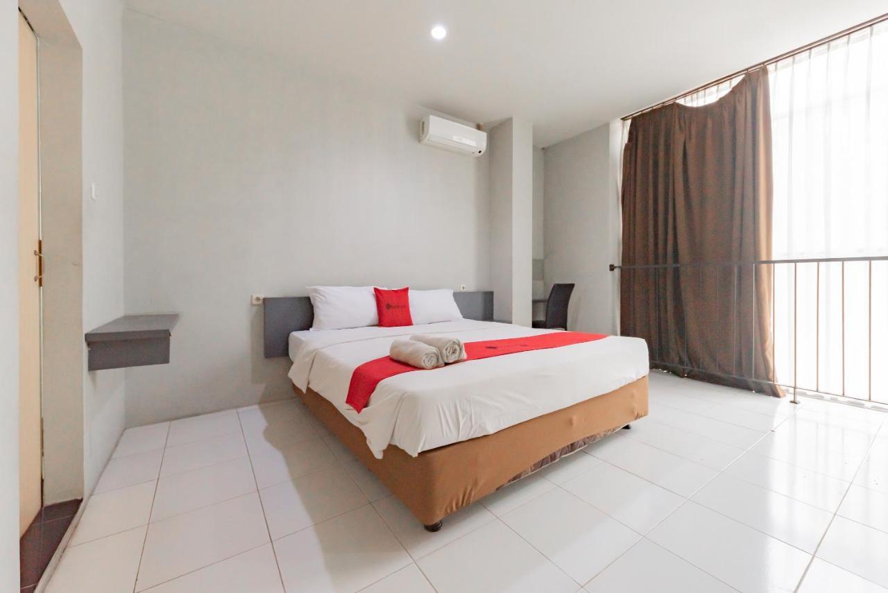 Hotel Reddoorz @ Pelajar Pejuang 3 Bandung Esterno foto