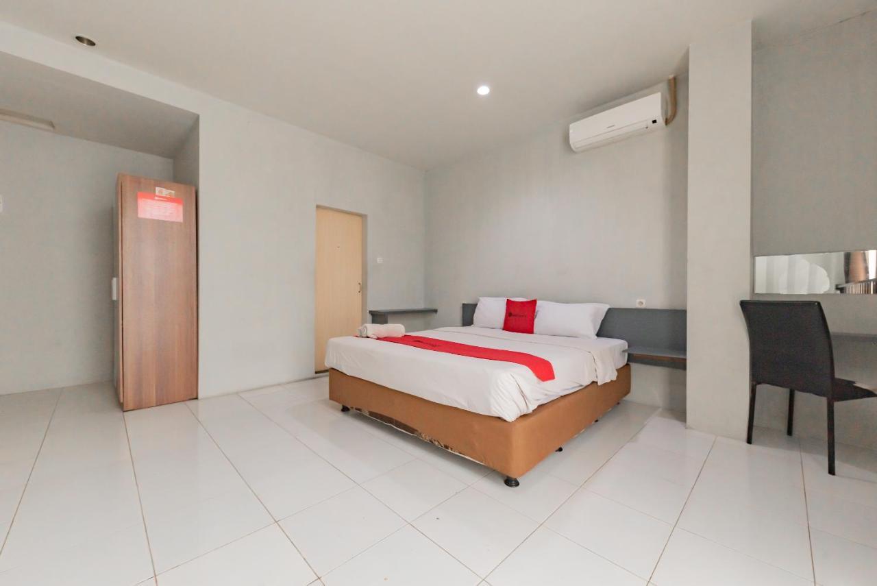 Hotel Reddoorz @ Pelajar Pejuang 3 Bandung Esterno foto