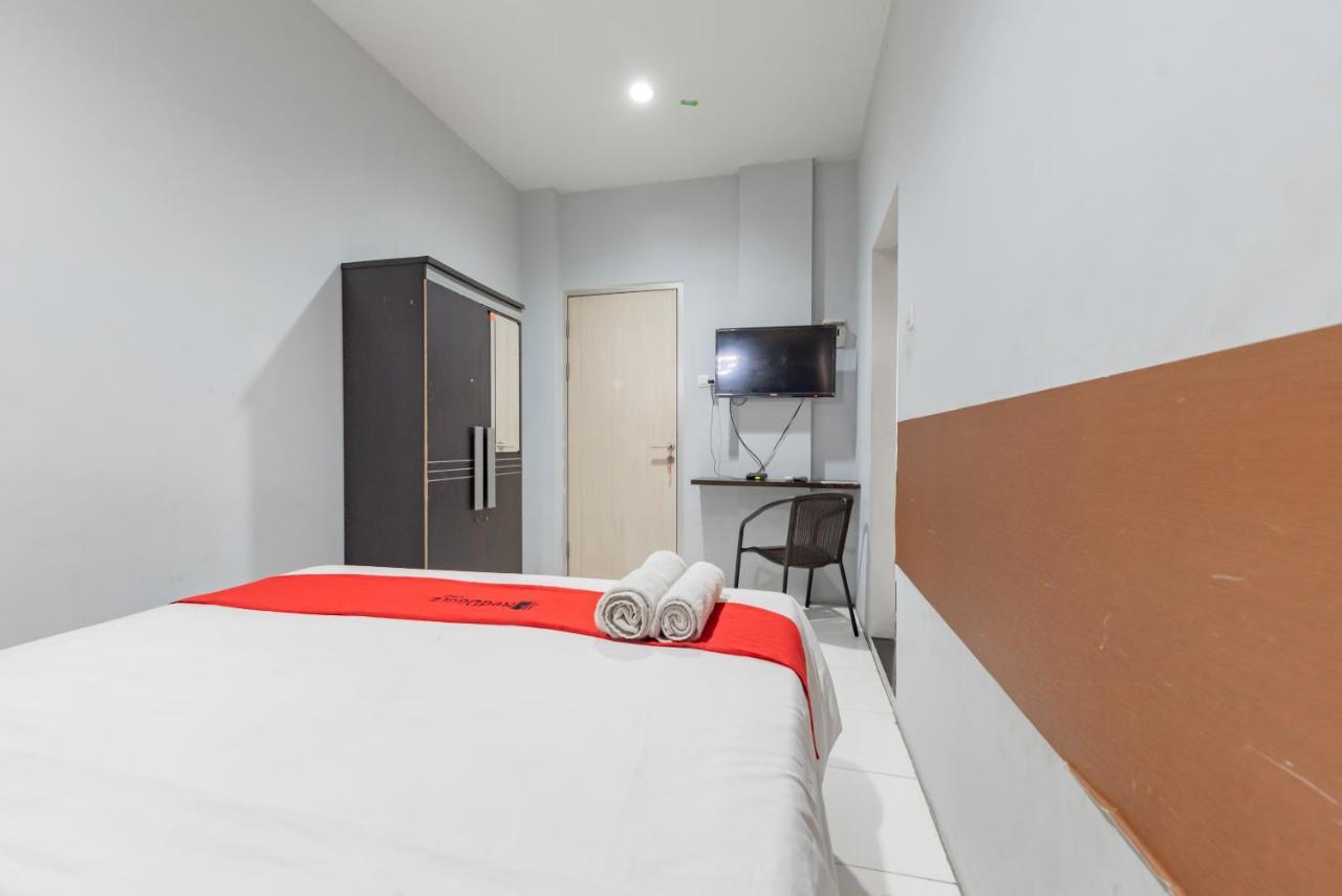 Hotel Reddoorz @ Pelajar Pejuang 3 Bandung Esterno foto